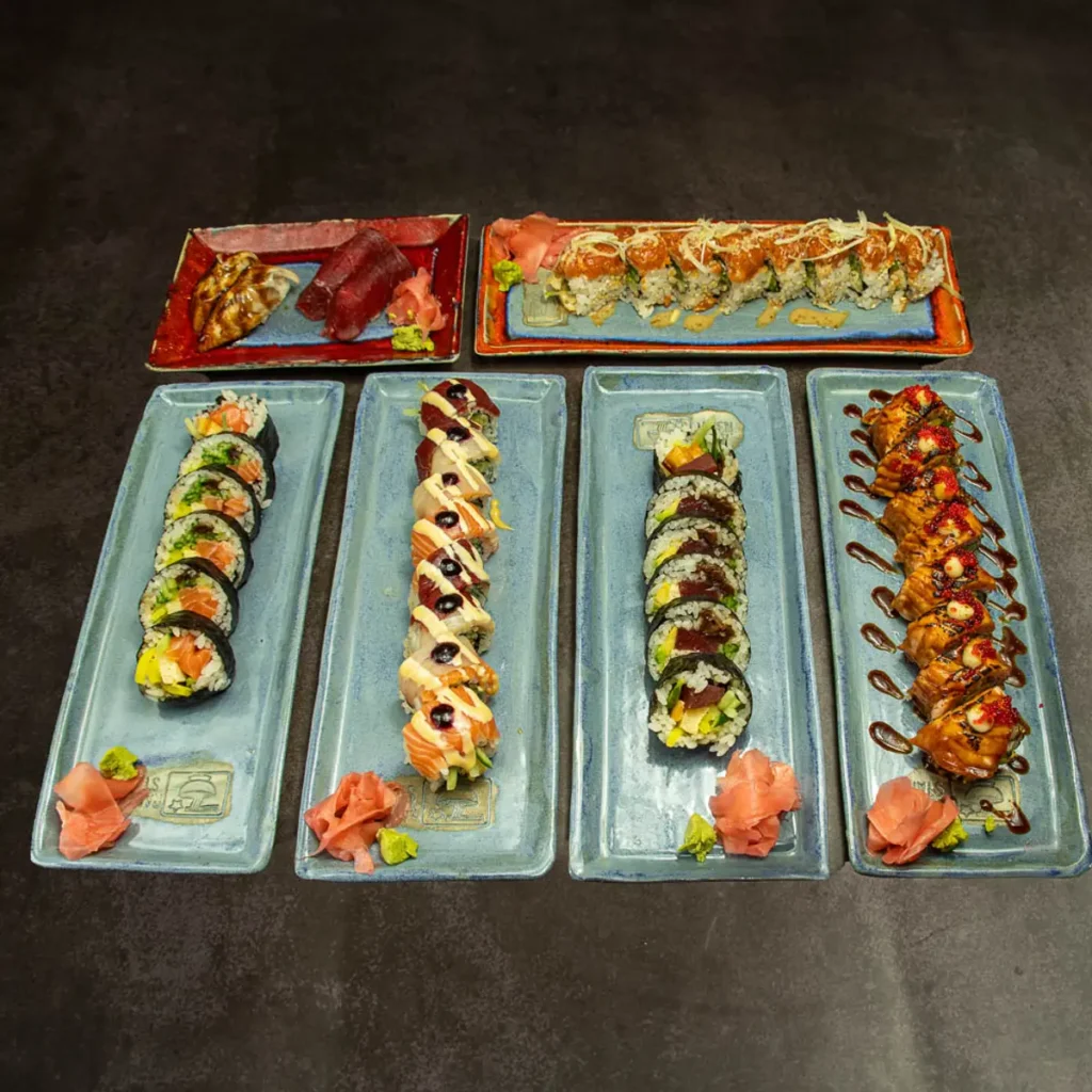 Zestaw sushi średni — Zestawy w Sushi Show & Ramen Star, Kraków